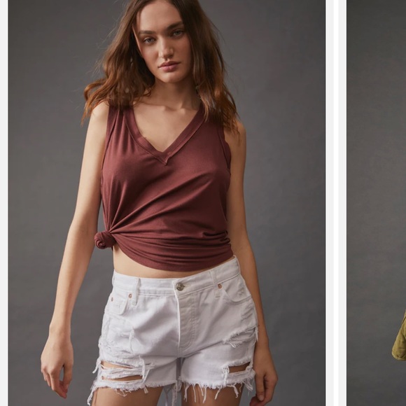 Free People
Maggie Mid Rise Frayed Hem Distressed Denim Shorts. - Picture 2 of 13